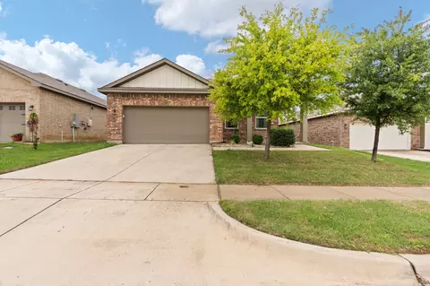 505 Leeward Ln, Crowley, TX 76036