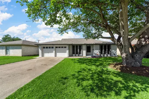 2413 Whippoorwill Dr, Mesquite, TX 75149
