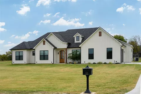 3020 Addison Rowen Ct, Sherman, TX 75090