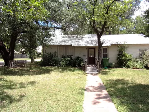 1108 W Storey St, San Saba, TX 76877
