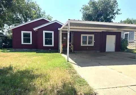1215 W Dyer St, Breckenridge, TX 76424