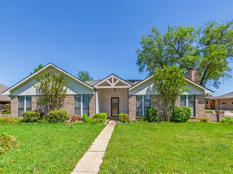 2011 Vicksburg Dr, Sachse, TX 75048
