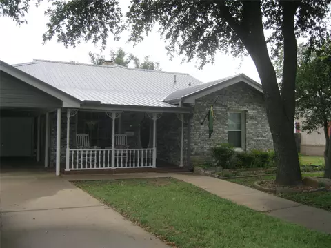 1302 W Wheeler St, Breckenridge, TX 76424