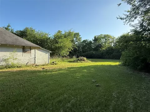 Exterior - 877 Farm Road 900 N, Saltillo, TX 75478 photo 1 of 11