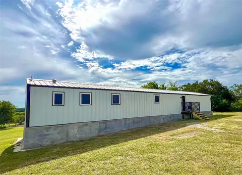 901 Ridge Dr S, Cleburne, TX 76033