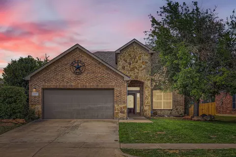1017 Oarlock Dr, Crowley, TX 76036