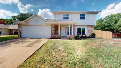 3300 Clovermeadow Dr, Fort Worth, TX 76123