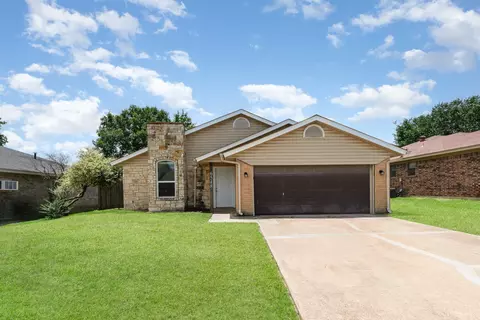 6548 Westridge Dr, Watauga, TX 76148
