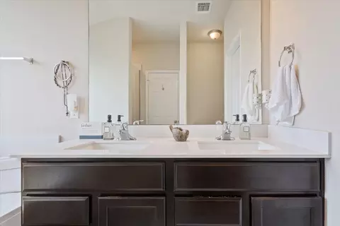Bath - 2905 Beutel Rd, Lorena, TX 76655 photo 1 of 4