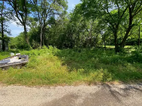 149 Lake Creek Dr, Mabank, TX 75156