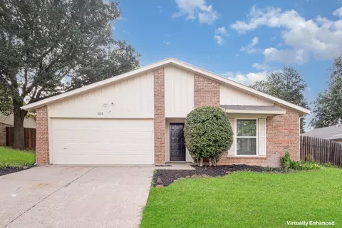 2132 Loma Verde Dr, Bedford, TX 76021