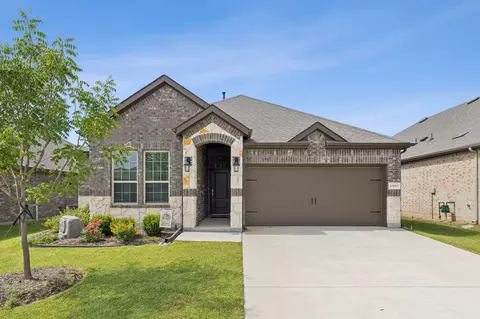 11004 Los Alamos Dr, Aubrey, TX 76227
