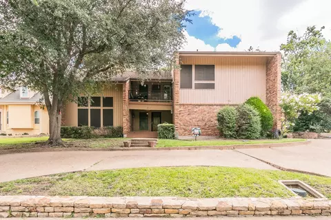 3914 Wingren Dr, Irving, TX 75062