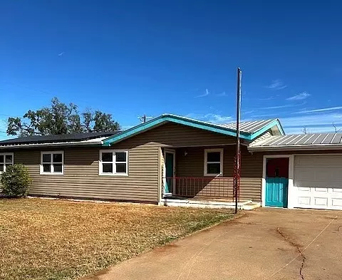 123 E Mccaulley Ave, Bronte, TX 76933