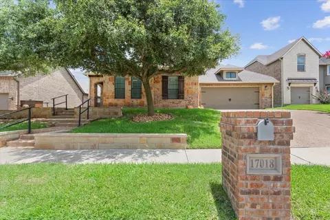 17018 Salado Dr, Woodway, TX 76712