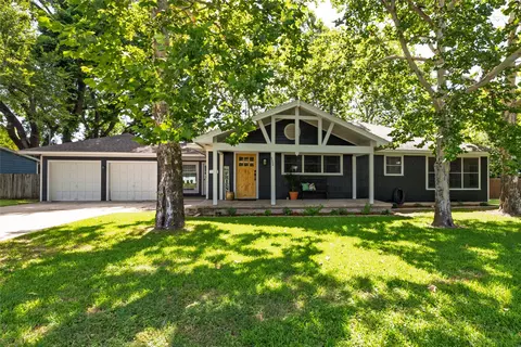 112 Line Dr, Gainesville, TX 76240
