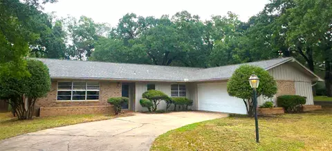 1425 Scenic Dr, Graham, TX 76450