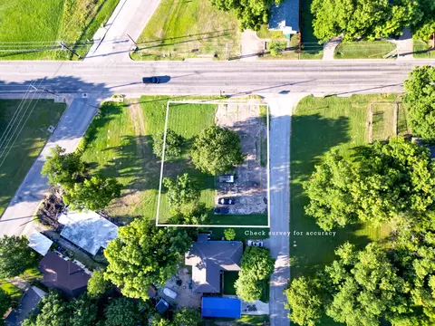 906 Dr Martin Luther King Jr Blvd, Waxahachie, TX 75165