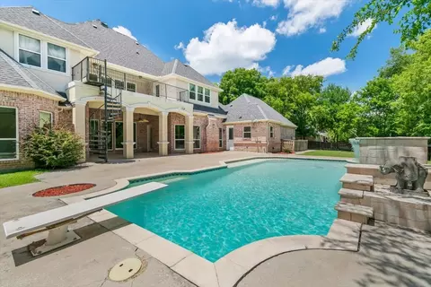 8945 Waterchase Cir, Fort Worth, TX 76120
