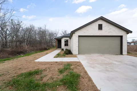 708 E 16th Ave, Corsicana, TX 75110