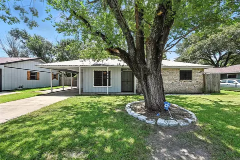 804 Live Oak St, Wilmer, TX 75172