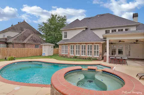 11911 Longfellow Cir, Shreveport, LA 71106
