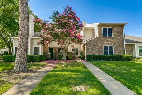 858 Creekside Dr, Lewisville, TX 75067