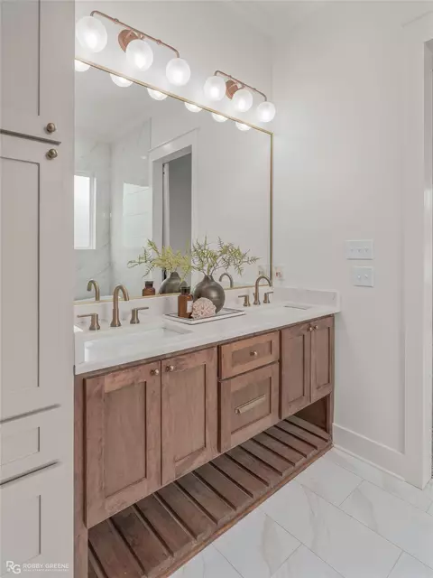 Bath - 66 Turtle Creek Dr, Benton, LA 71006 photo 1 of 8