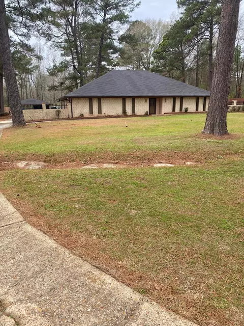 7985 N Lakeshore Dr, Shreveport, LA 71107