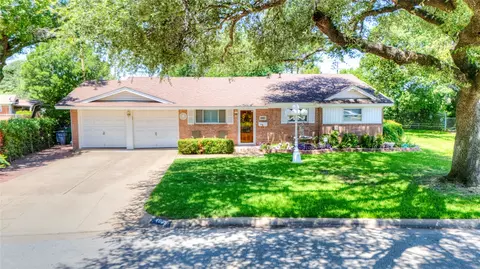 4905 Tracy Dr, Haltom City, TX 76117