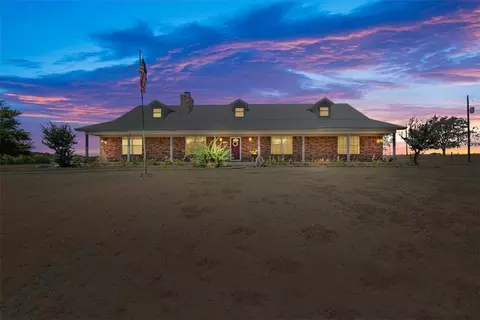 777 Fm 339, Mount Calm, TX 76673