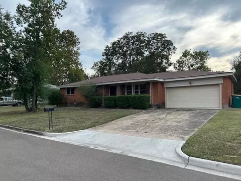 104 N Emberwood Dr, Robinson, TX 76706