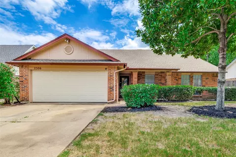 2506 Villanova St, Arlington, TX 76018