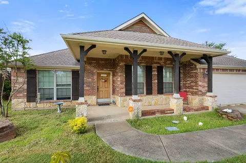 106 Cactus Canyon Dr, Jacksboro, TX 76458