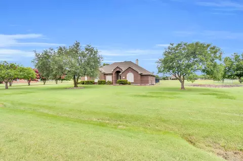 104 Watauga Dr, Waxahachie, TX 75165