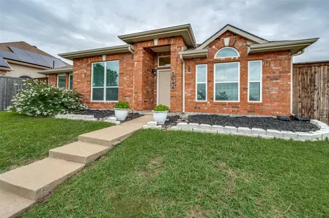 5044 Lakeshore Blvd, The Colony, TX 75056