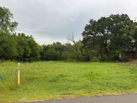 509 E Shepherd St, Denison, TX 75021 photo 2