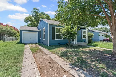 4605 Marks Pl, Fort Worth, TX 76116