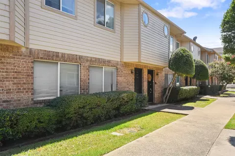 724 S Welch St #3, Denton, TX 76201