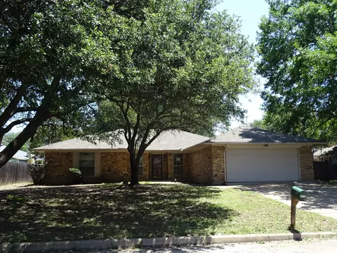 3304 Wayland Dr, Fort Worth, TX 76133