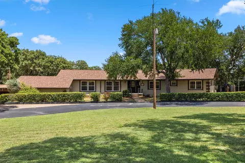3315 Curry Rd, Arlington, TX 76001