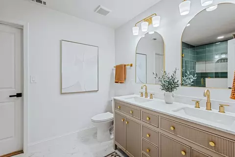 Bath - 1425 Mapleton Dr, Dallas, TX 75228 photo 1 of 5