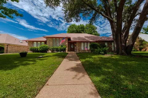 1115 Shady Oak Trl, Mansfield, TX 76063