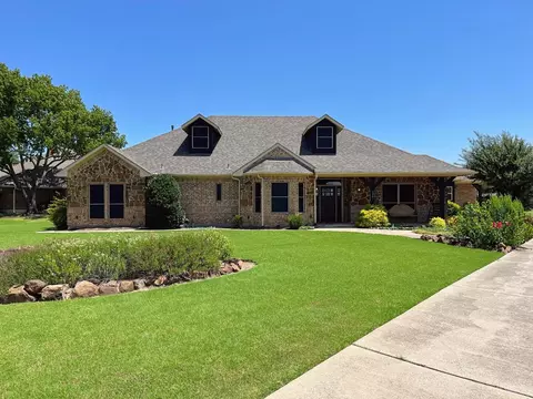 200 Suntide Dr, Sunnyvale, TX 75182