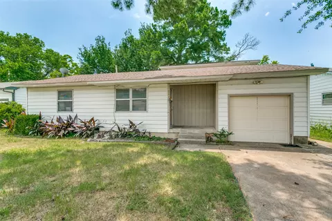2318 Dennis St, Irving, TX 75062