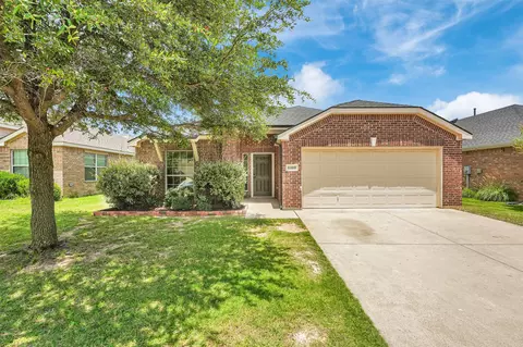 8109 Tierra Del Sol Rd, Arlington, TX 76002