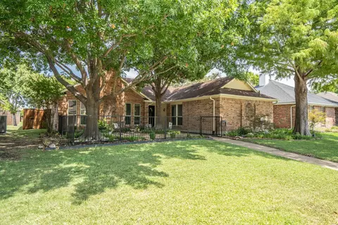 1927 Lavaca Trl, Carrollton, TX 75010