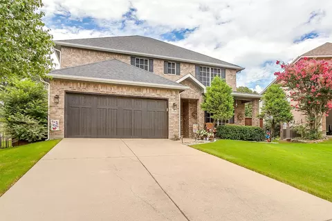 2908 Greenway Dr, Burleson, TX 76028