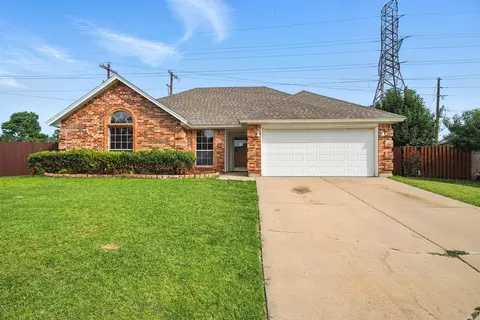 5601 Fairway Cir, Haltom City, TX 76117
