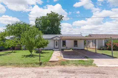 1216 5th Ave, Coleman, TX 76834
